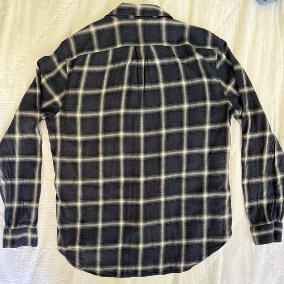 Vince Men’s Classic Fit Navy Plaid Button-Down Shirt Size L - Picture 4 of 10